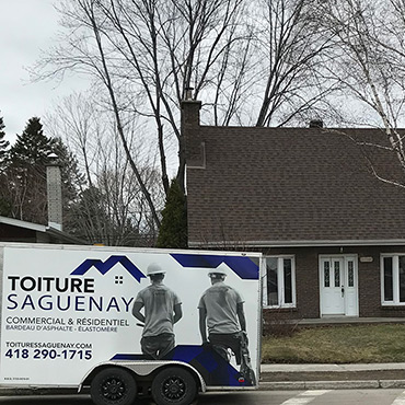 Installation of a new roof in Alma